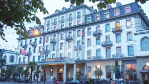 Hotel Schweizerhof Lucerne Simbol Keramahan Swiss Sejak Abad Ke-19
