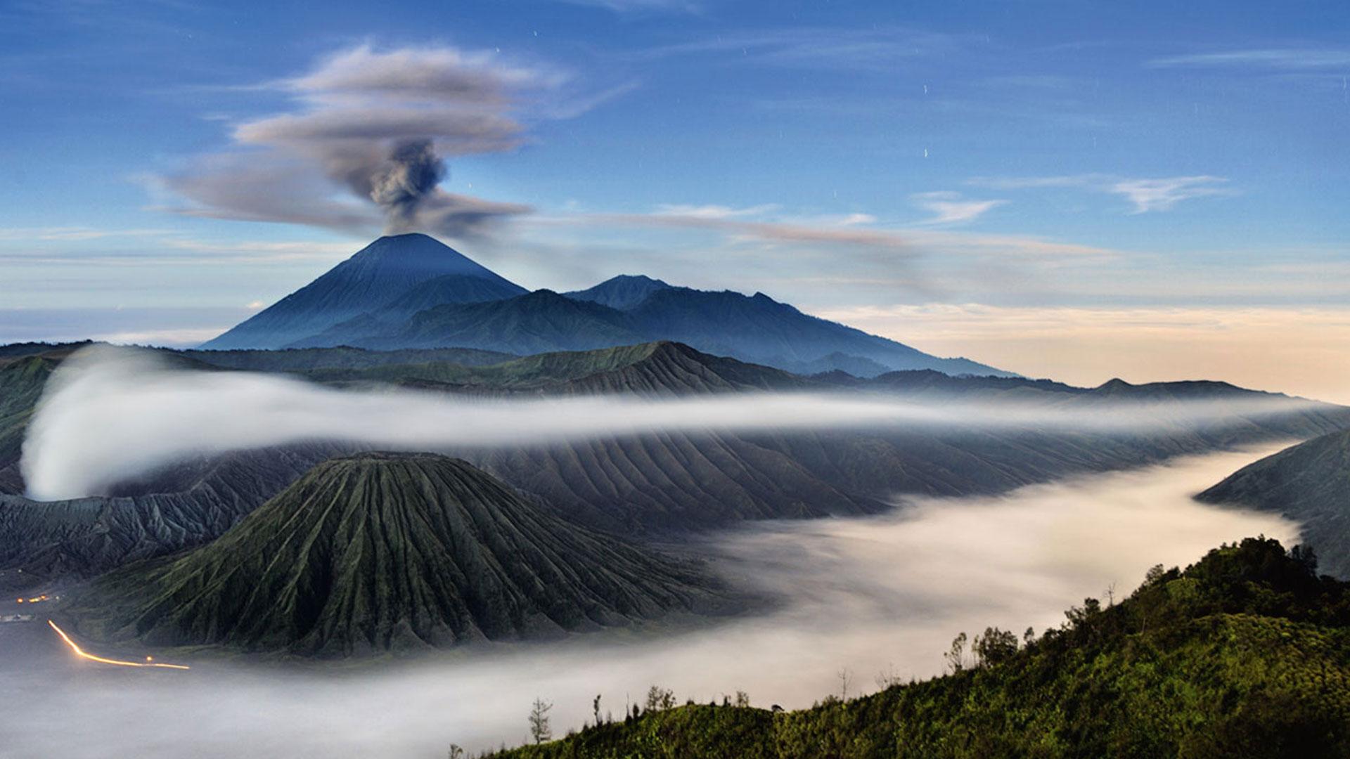 Gunung-Gunung Dalam Lingkaran Cincin Api